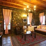 Rouga Mountain Boutique & *