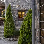 Rouga Mountain Boutique & בקתה