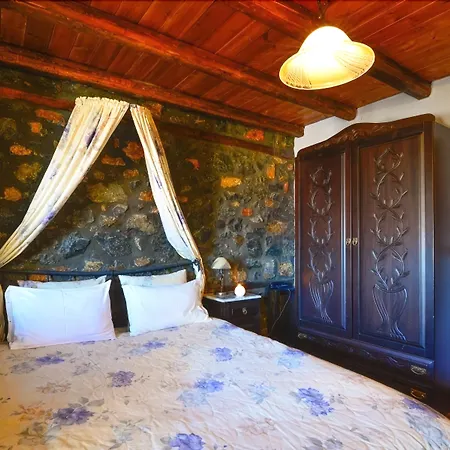 Rouga Mountain Boutique & Alpesi faház Paleósz Ájosz Athanásziosz