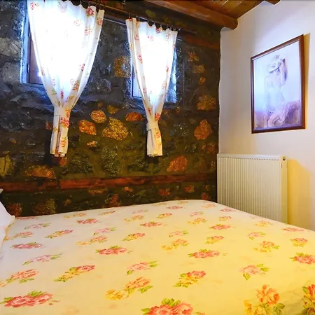 Rouga Mountain Boutique & Παλαιός Άγιος Αθανάσιος