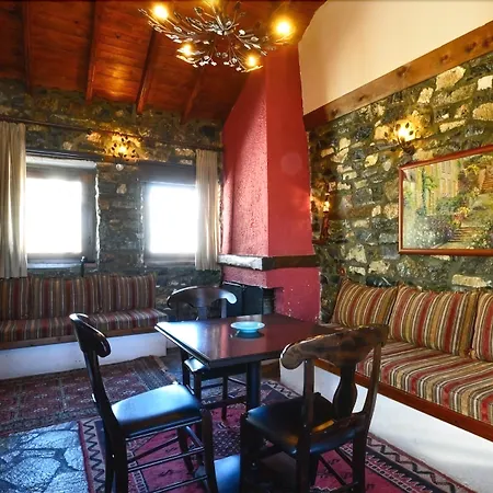 Alpesi faház Rouga Mountain Boutique & *