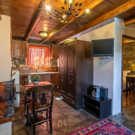 Rouga Mountain Boutique & Chalet *