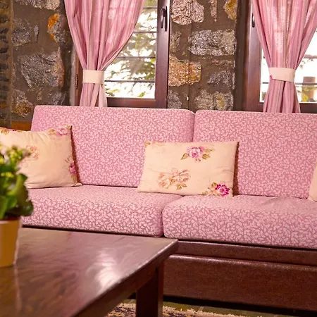Chalet Rouga Mountain Boutique & *