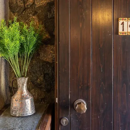 Rouga Mountain Boutique & Alpesi faház *